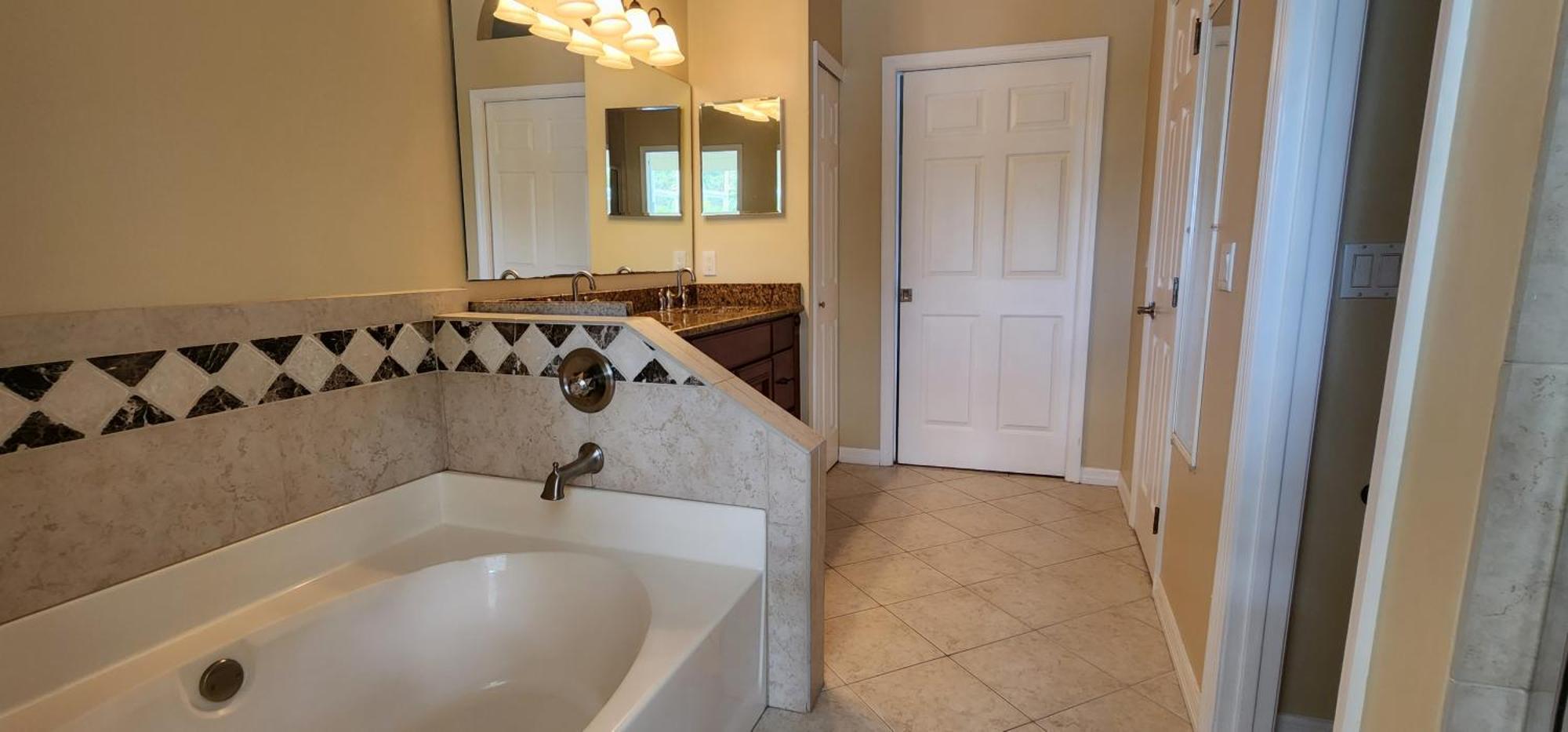 Luxury 3-bedroom Near Beaches With Pool Hébergement de vacances *